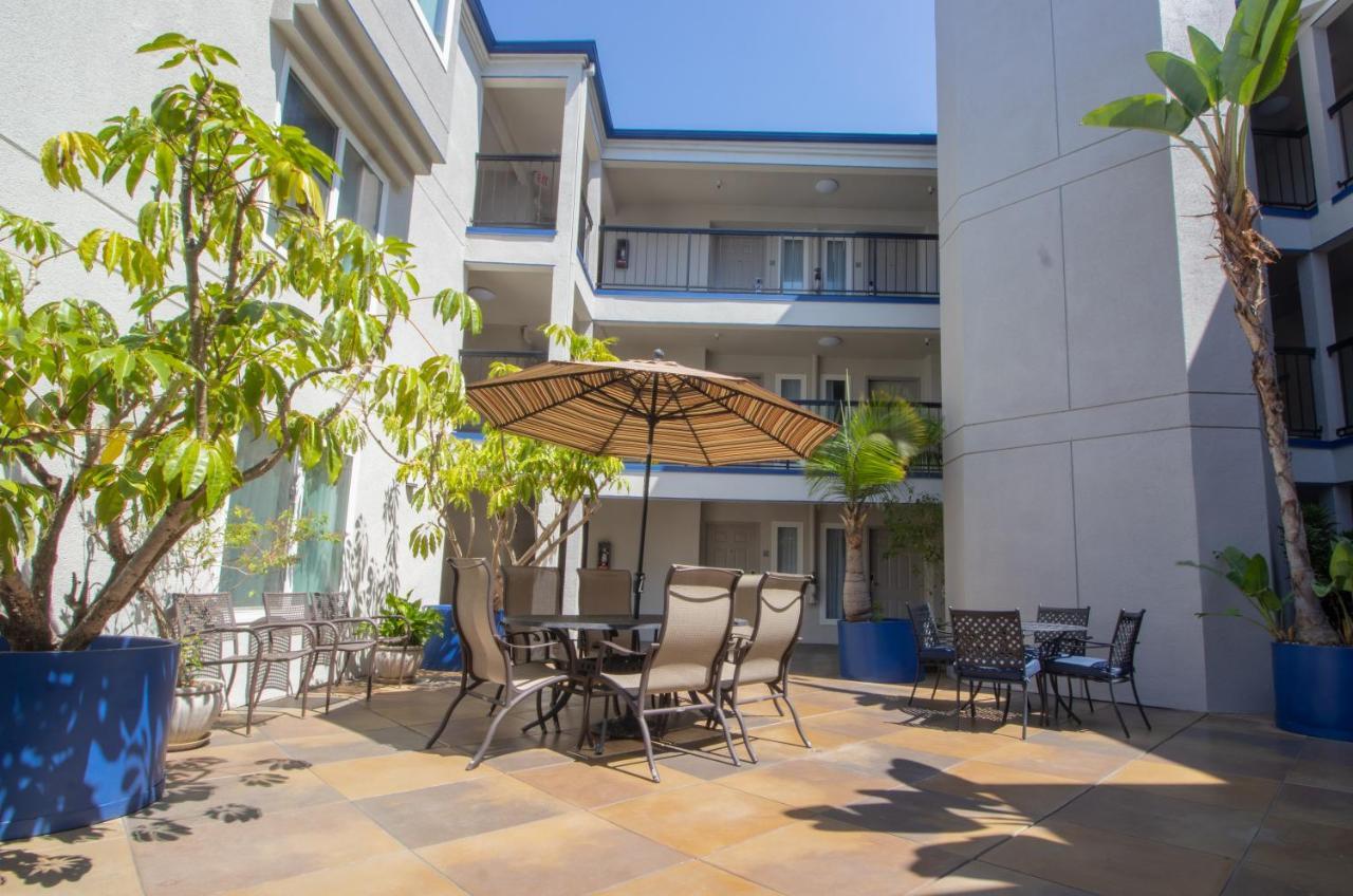 Days Inn By Wyndham Carlsbad Exterior foto