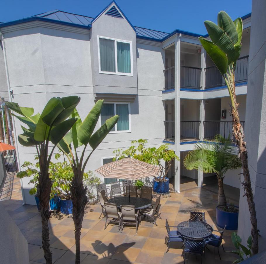 Days Inn By Wyndham Carlsbad Exterior foto