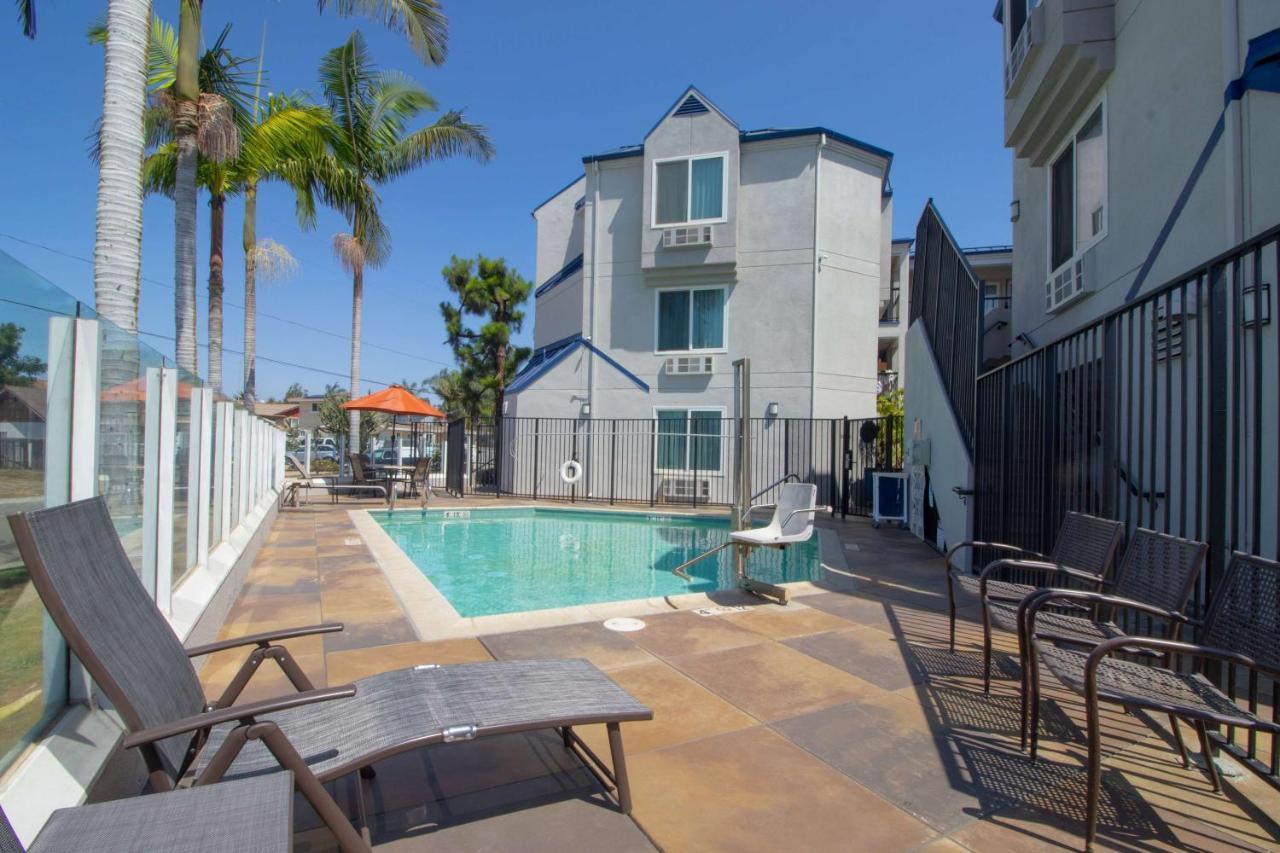 Days Inn By Wyndham Carlsbad Exterior foto