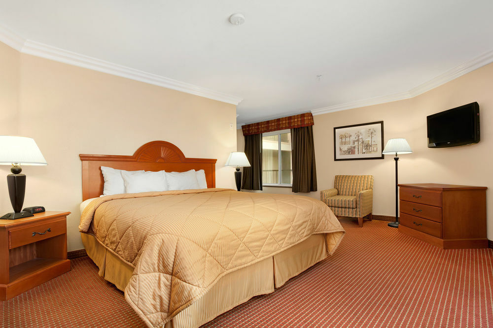 Days Inn By Wyndham Carlsbad Exterior foto